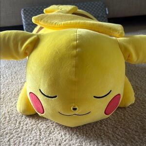 Pokémon pikachu stuffed animal